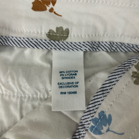 UEC MARKET & SPRUCE CHINO FLORAL SHORTS SIZE 4! - Picture 5 of 7